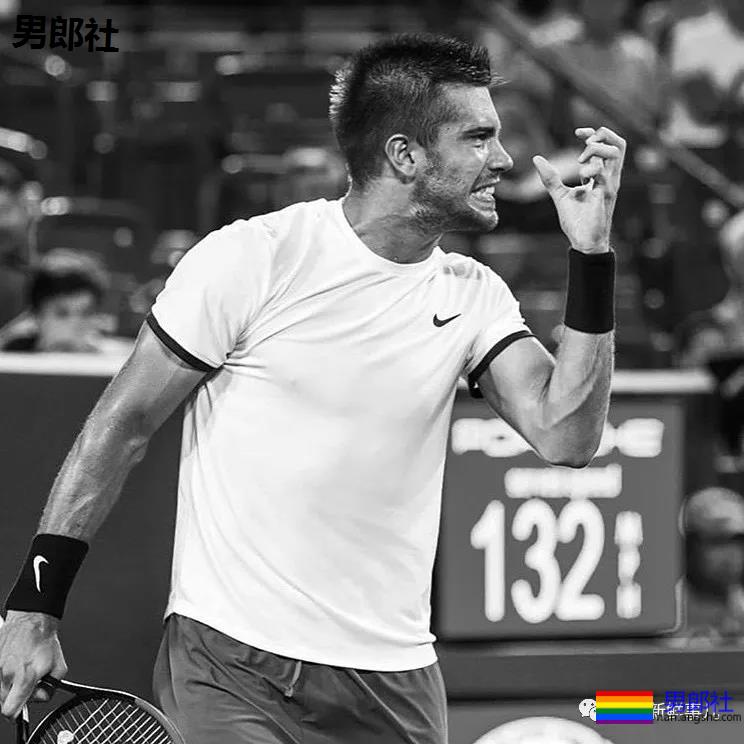 穿紧身短裤的网球小鲜肉染新冠，多少男粉为他心伤！ - 51虹马