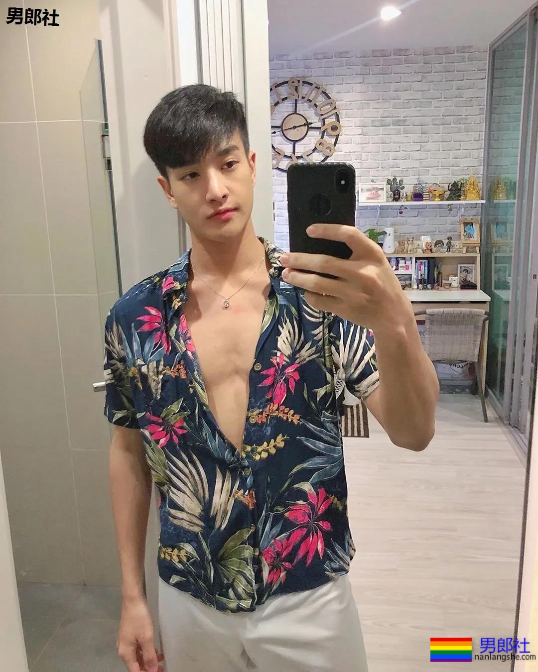 刷我滴卡！泰国同性婚姻合法化通过，泰国小哥哥来征婚了 - 51虹马