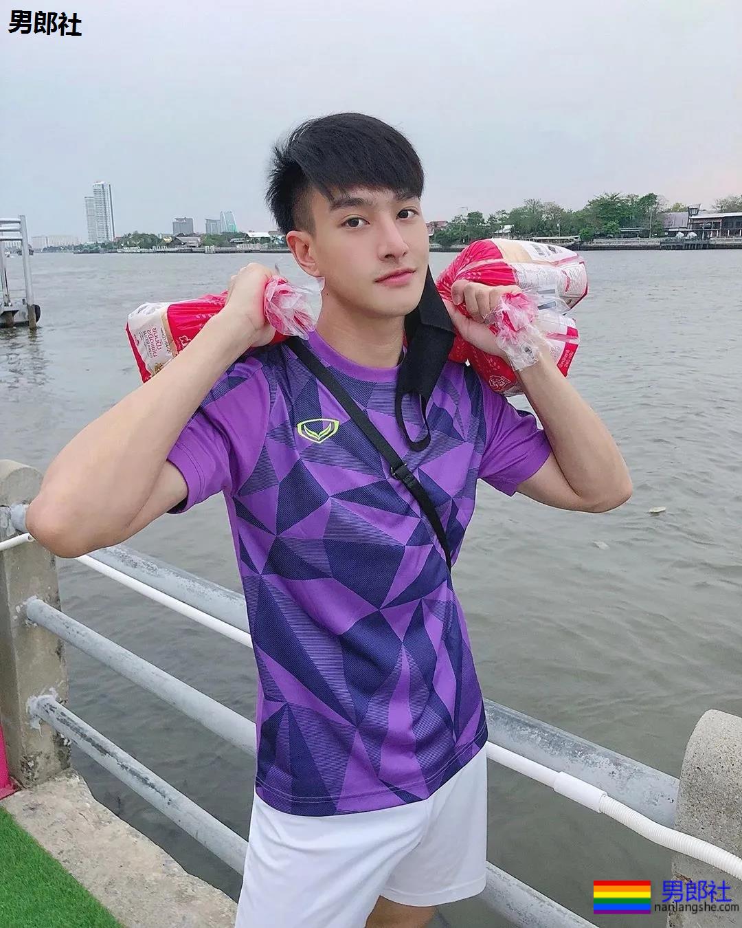 刷我滴卡！泰国同性婚姻合法化通过，泰国小哥哥来征婚了 - 51虹马