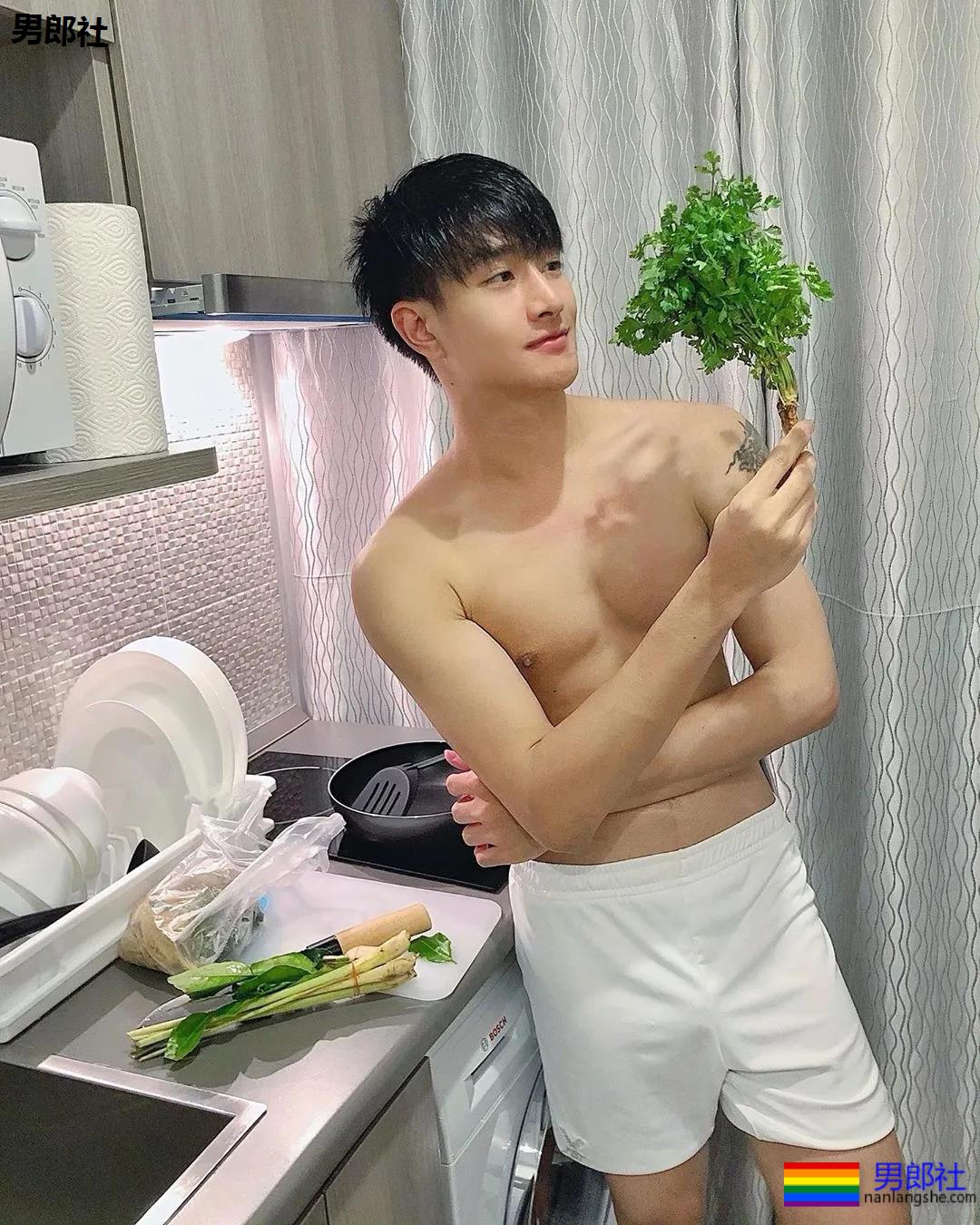 刷我滴卡！泰国同性婚姻合法化通过，泰国小哥哥来征婚了 - 51虹马