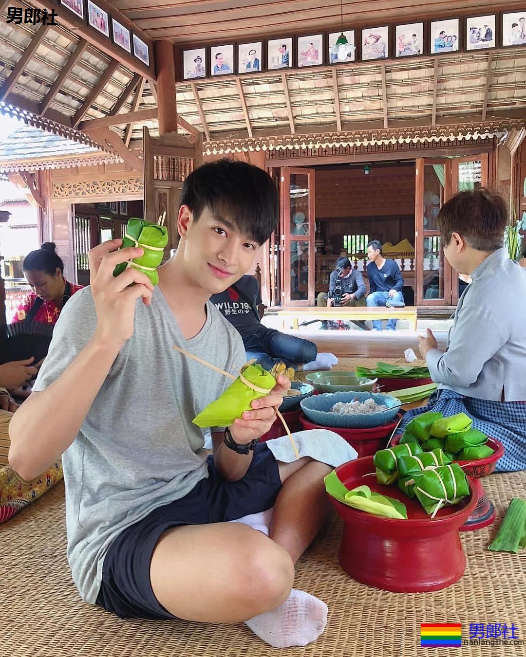 刷我滴卡！泰国同性婚姻合法化通过，泰国小哥哥来征婚了 - 51虹马