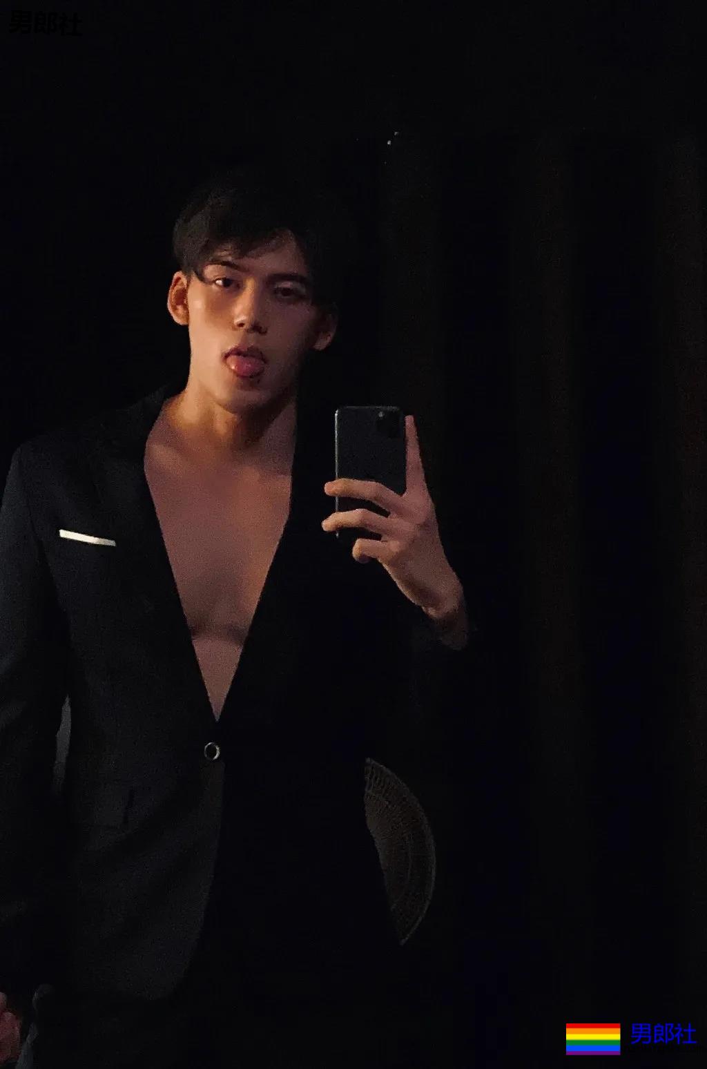 超帅大鼻子薄肌小狼狗,白净腱子肉大长腿,真的太帅了! - 51虹马 超帅大鼻子薄肌小狼狗,白净腱子肉大长腿,真的太帅了! - 51虹马