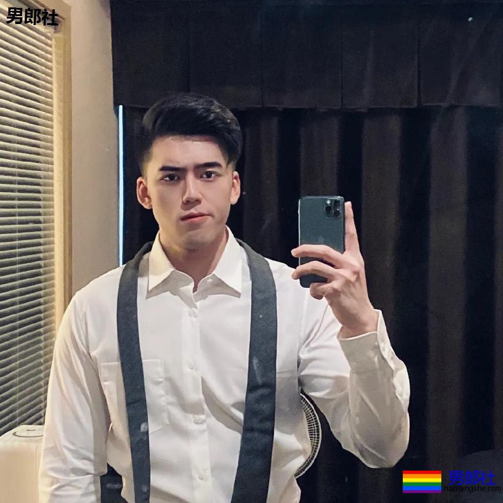 超帅大鼻子薄肌小狼狗,白净腱子肉大长腿,真的太帅了! - 51虹马 超帅大鼻子薄肌小狼狗,白净腱子肉大长腿,真的太帅了! - 51虹马