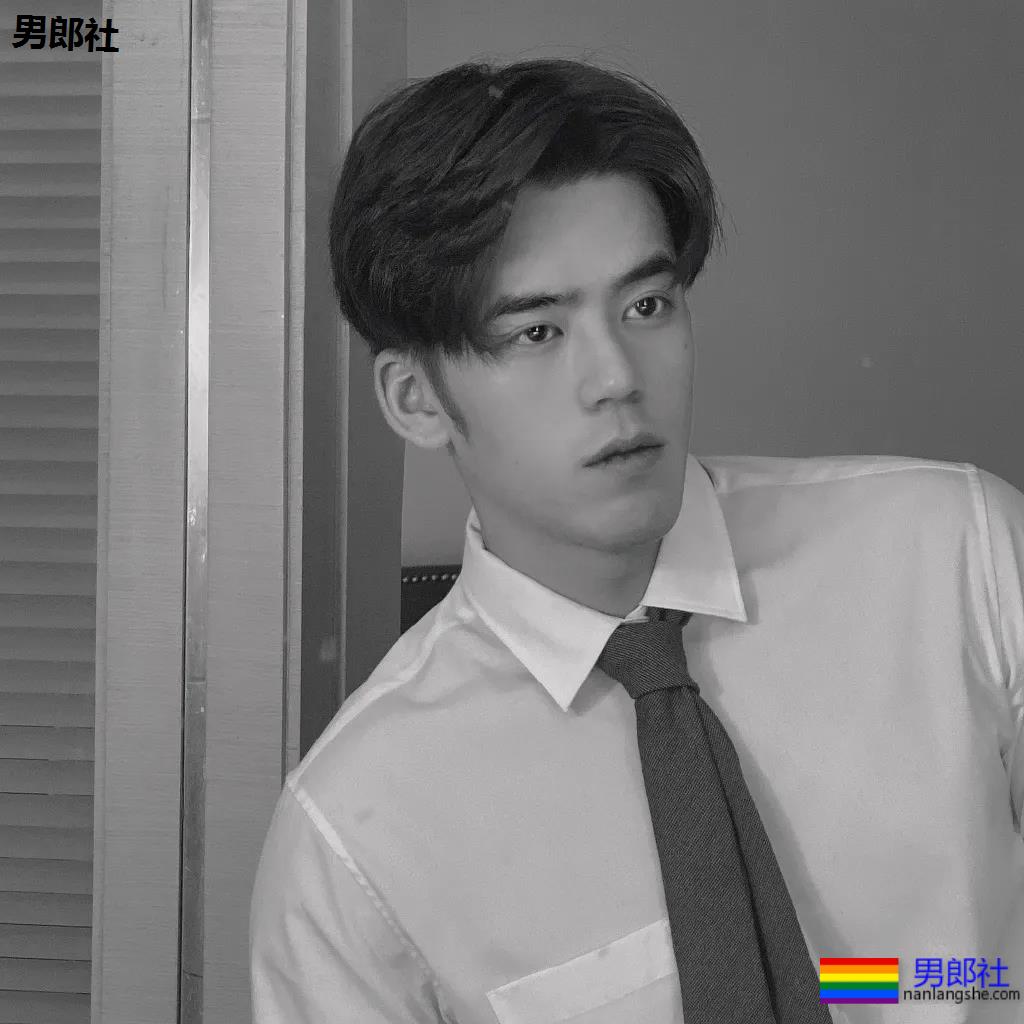 超帅大鼻子薄肌小狼狗,白净腱子肉大长腿,真的太帅了! - 51虹马 超帅大鼻子薄肌小狼狗,白净腱子肉大长腿,真的太帅了! - 51虹马