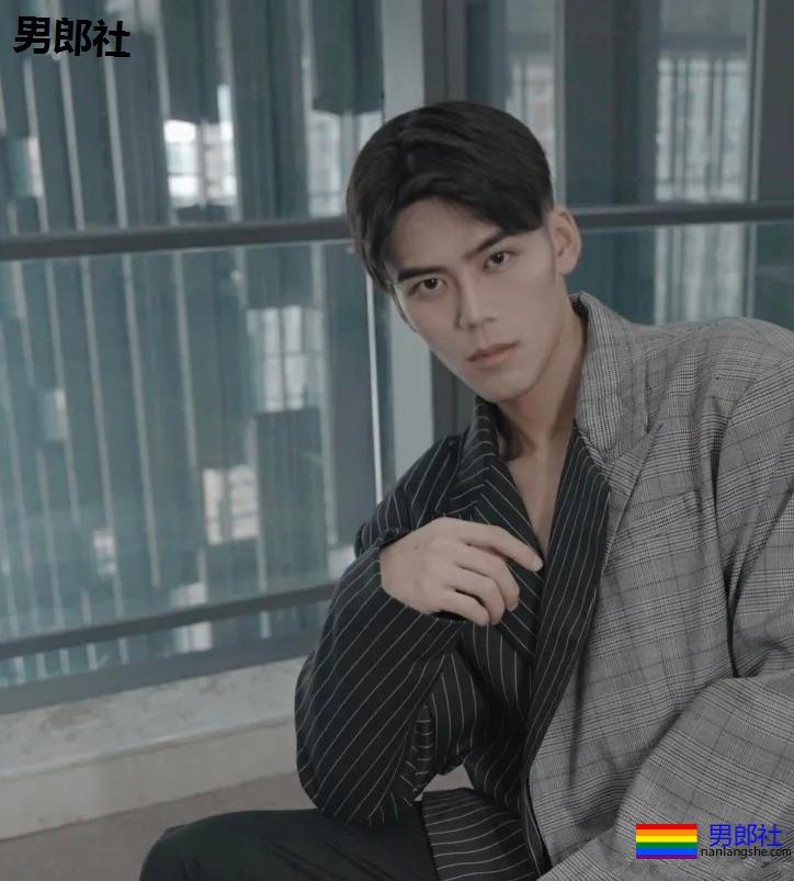 超帅大鼻子薄肌小狼狗,白净腱子肉大长腿,真的太帅了! - 51虹马 超帅大鼻子薄肌小狼狗,白净腱子肉大长腿,真的太帅了! - 51虹马