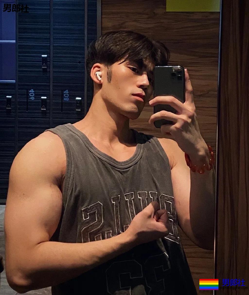 超帅大鼻子薄肌小狼狗,白净腱子肉大长腿,真的太帅了! - 51虹马 超帅大鼻子薄肌小狼狗,白净腱子肉大长腿,真的太帅了! - 51虹马