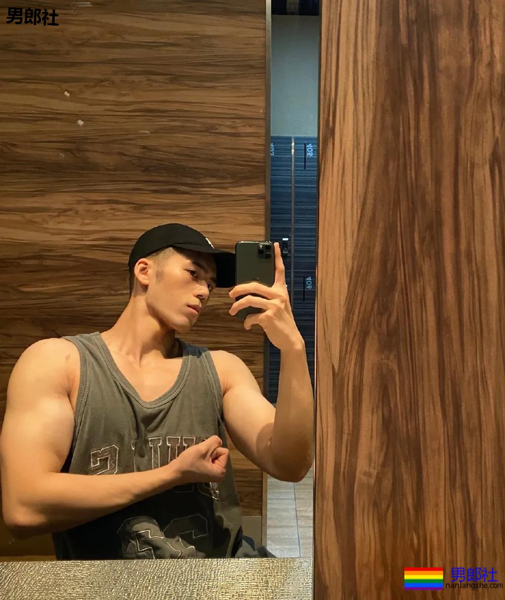 超帅大鼻子薄肌小狼狗,白净腱子肉大长腿,真的太帅了! - 51虹马 超帅大鼻子薄肌小狼狗,白净腱子肉大长腿,真的太帅了! - 51虹马