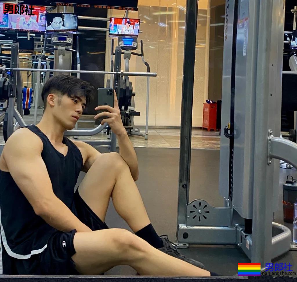 超帅大鼻子薄肌小狼狗,白净腱子肉大长腿,真的太帅了! - 51虹马 超帅大鼻子薄肌小狼狗,白净腱子肉大长腿,真的太帅了! - 51虹马