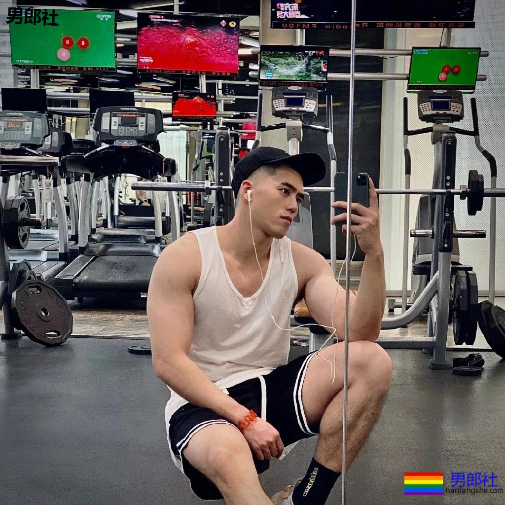 超帅大鼻子薄肌小狼狗,白净腱子肉大长腿,真的太帅了! - 51虹马 超帅大鼻子薄肌小狼狗,白净腱子肉大长腿,真的太帅了! - 51虹马