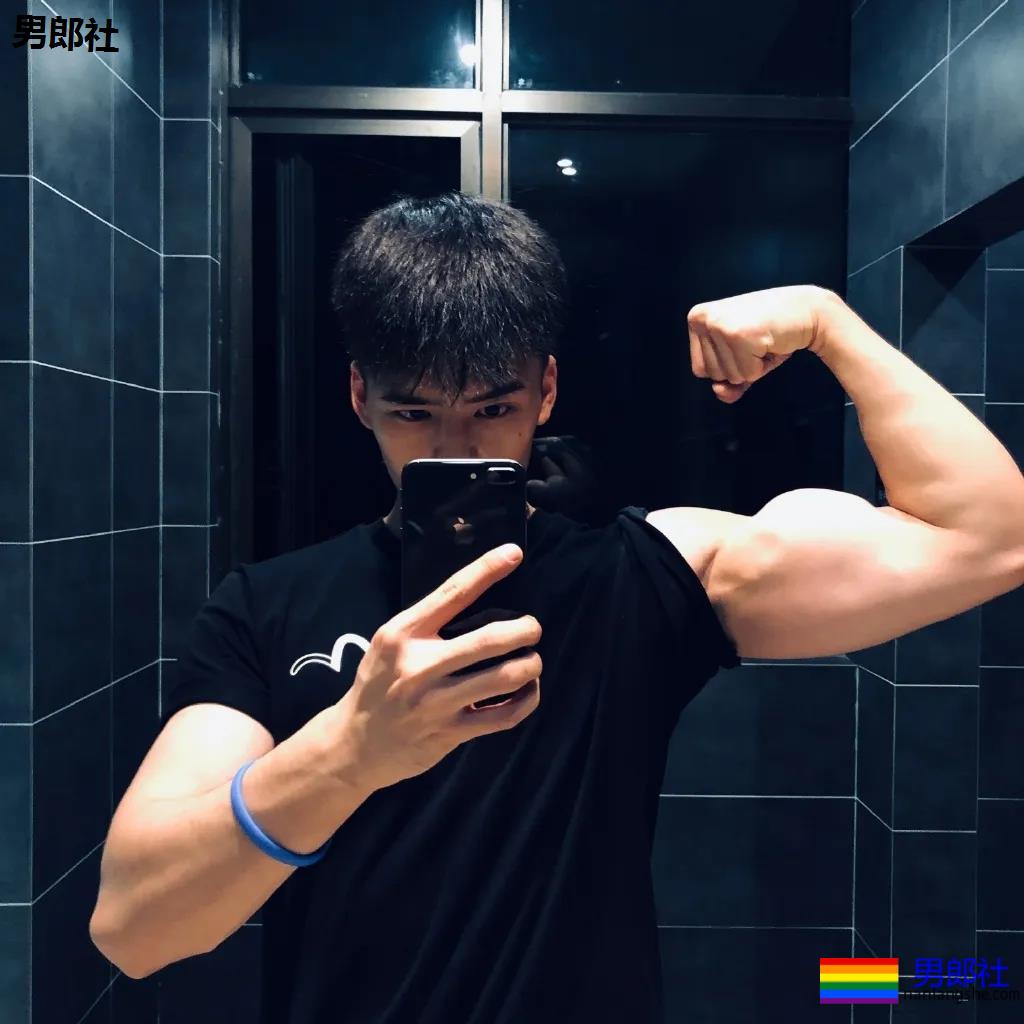 超帅大鼻子薄肌小狼狗,白净腱子肉大长腿,真的太帅了! - 51虹马 超帅大鼻子薄肌小狼狗,白净腱子肉大长腿,真的太帅了! - 51虹马