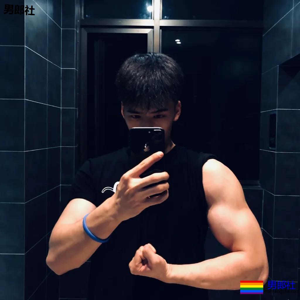 超帅大鼻子薄肌小狼狗,白净腱子肉大长腿,真的太帅了! - 51虹马 超帅大鼻子薄肌小狼狗,白净腱子肉大长腿,真的太帅了! - 51虹马