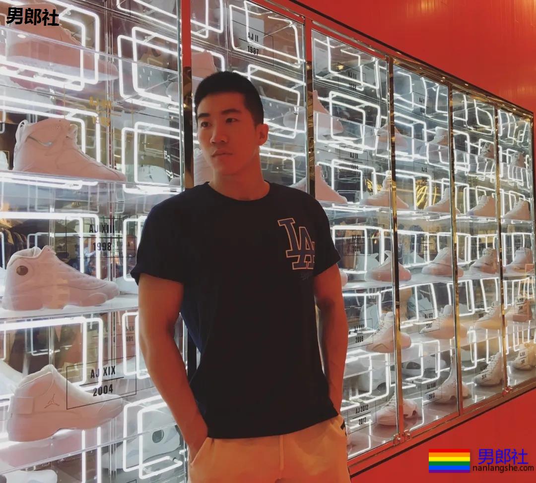 北漂gay遇到好室友，是要去还愿的… - 51虹马