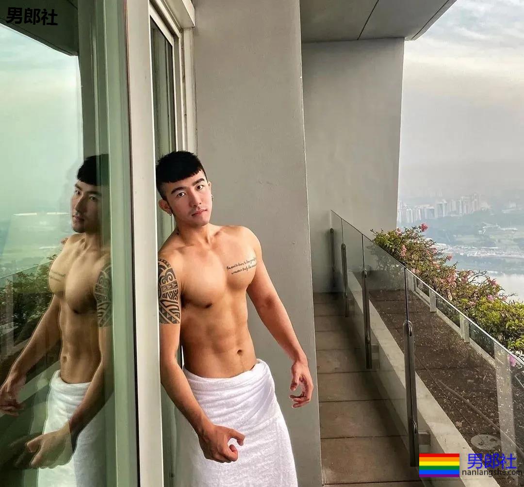 INS网红男模当老鸨，接客服务时现场被抓！ - 51虹马