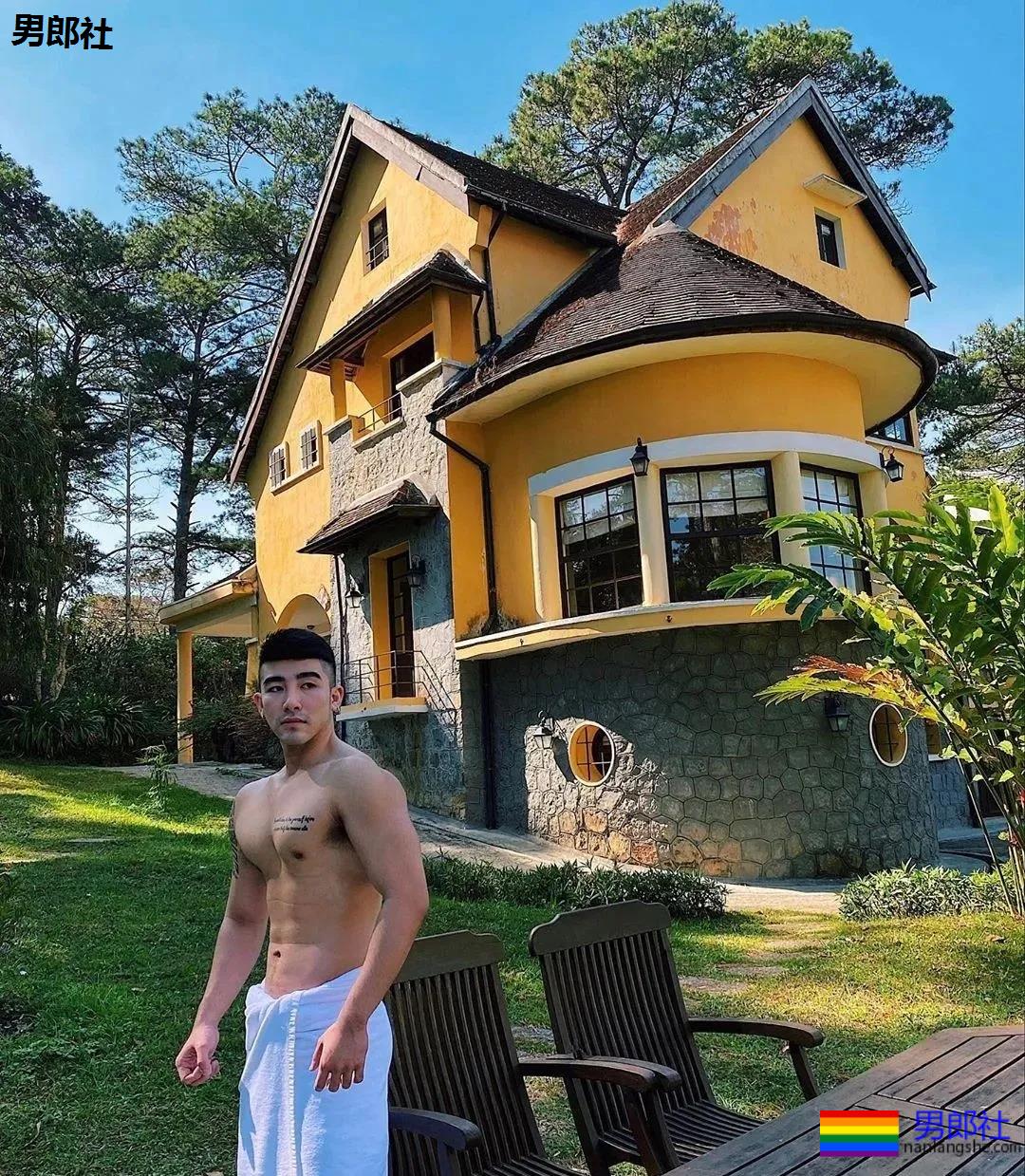 INS网红男模当老鸨，接客服务时现场被抓！ - 51虹马