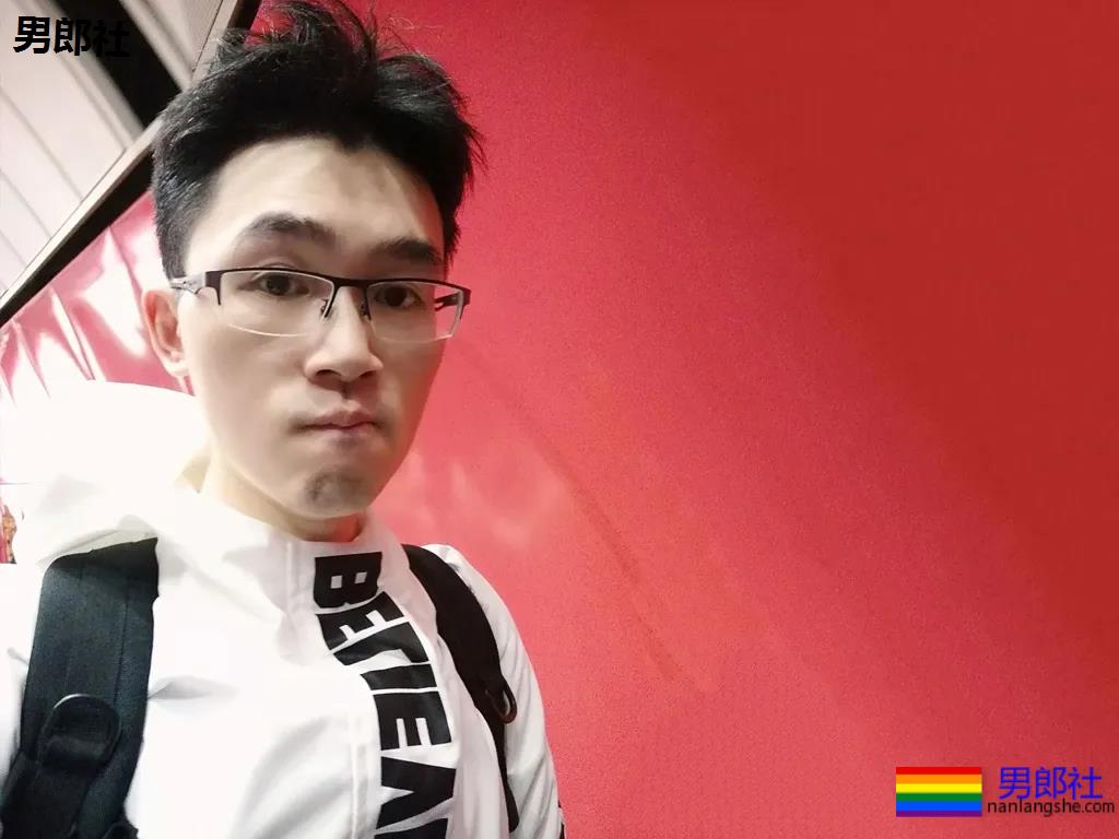 10个gay的高考往事丨“大学期间我和上铺的直男谈了四年恋爱” - 51虹马