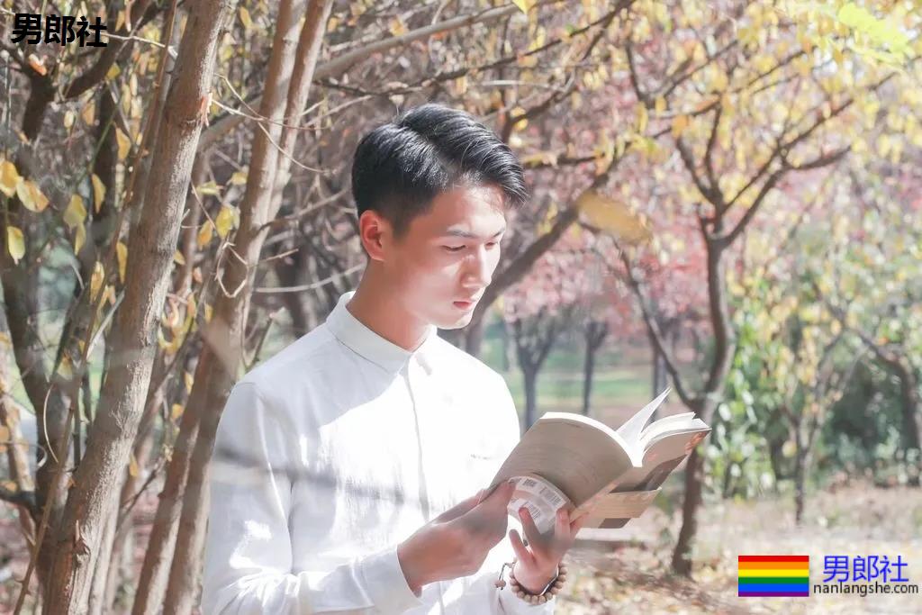 10个gay的高考往事丨“大学期间我和上铺的直男谈了四年恋爱” - 51虹马