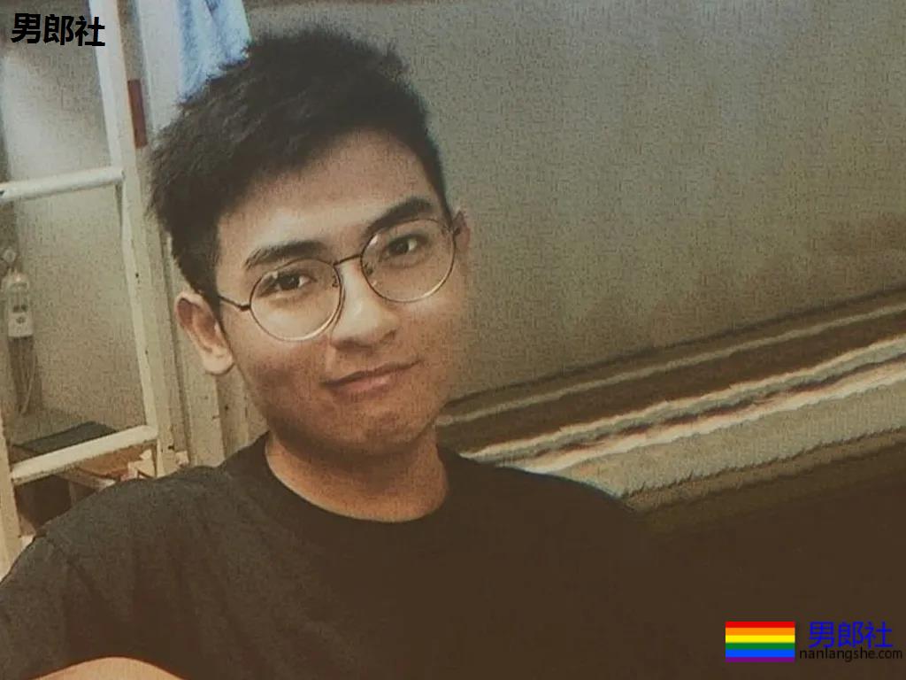 10个gay的高考往事丨“大学期间我和上铺的直男谈了四年恋爱” - 51虹马