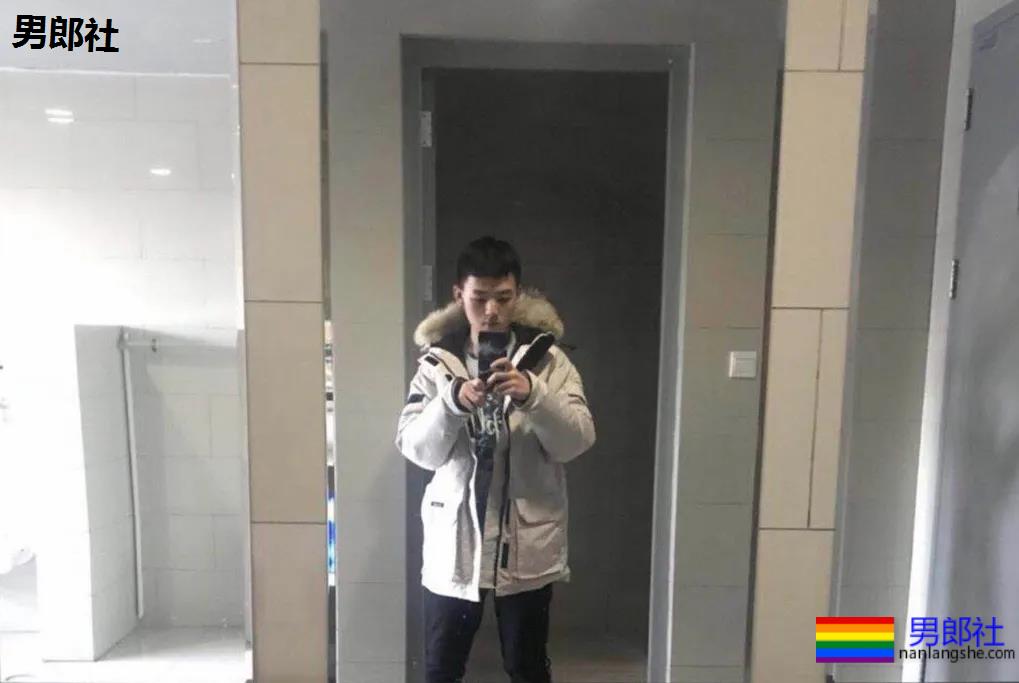 10个gay的高考往事丨“大学期间我和上铺的直男谈了四年恋爱” - 51虹马