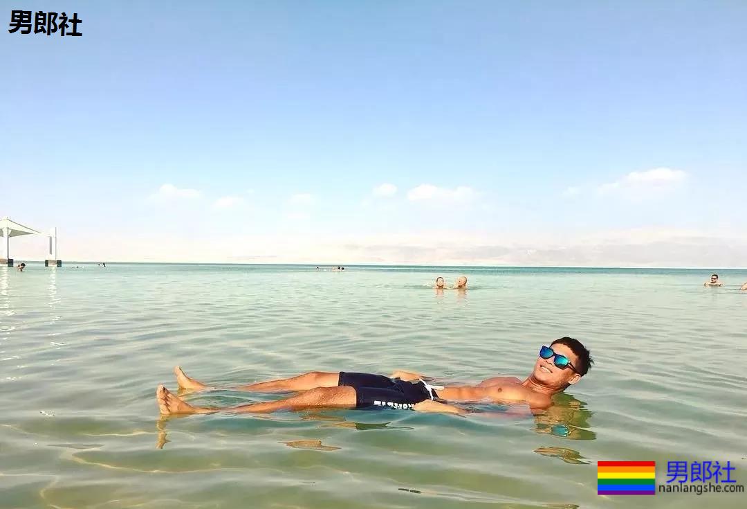 筋肉健身猛男海滩秀肌肉，都是硬照 - 51虹马