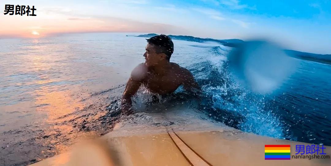 筋肉健身猛男海滩秀肌肉，都是硬照 - 51虹马