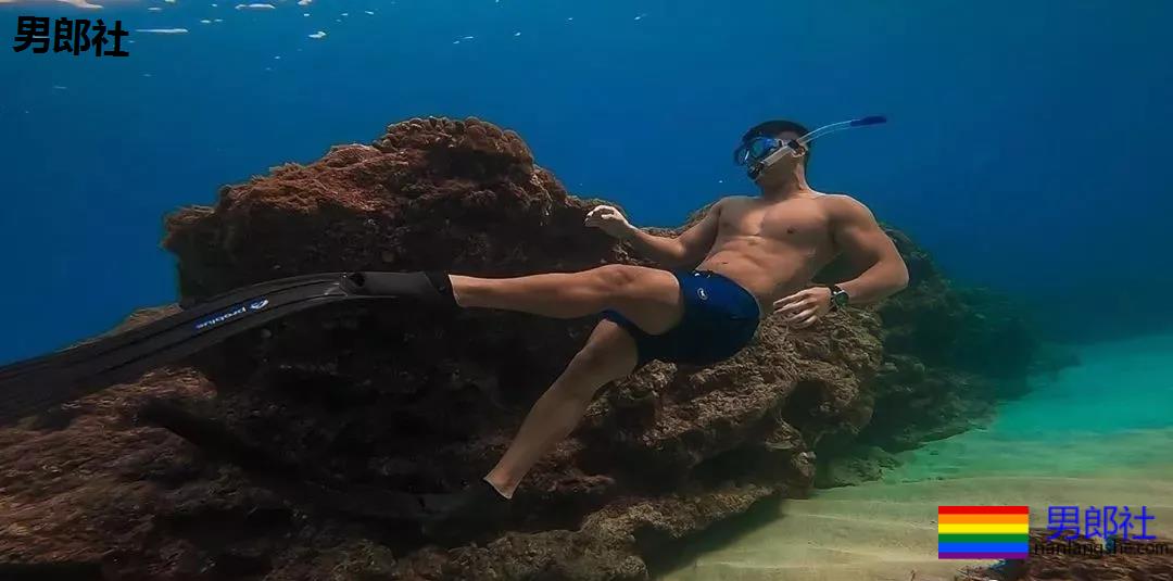 筋肉健身猛男海滩秀肌肉，都是硬照 - 51虹马