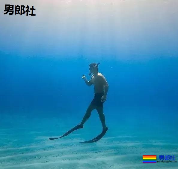 筋肉健身猛男海滩秀肌肉，都是硬照 - 51虹马