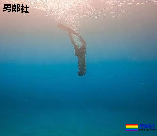 筋肉健身猛男海滩秀肌肉，都是硬照 - 51虹马