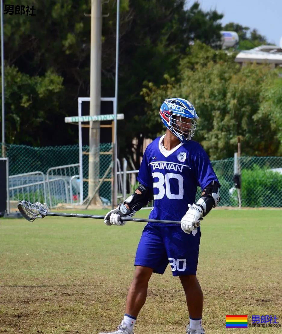 筋肉健身猛男海滩秀肌肉，都是硬照 - 51虹马