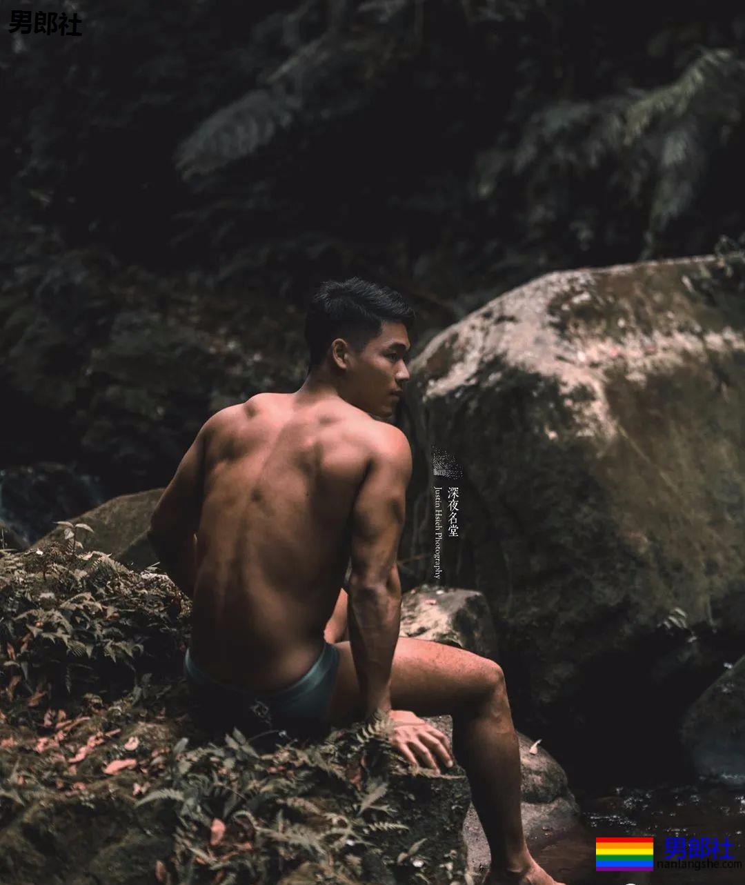 筋肉健身猛男海滩秀肌肉，都是硬照 - 51虹马