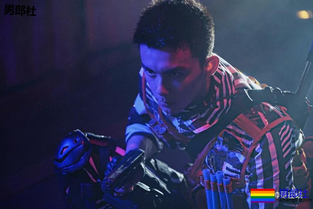 吴磊新剧洗澡戏曝光!寸头腹肌大长腿,长大的弟弟可太撩了! - 51虹马 吴磊新剧洗澡戏曝光!寸头腹肌大长腿,长大的弟弟可太撩了! - 51虹马