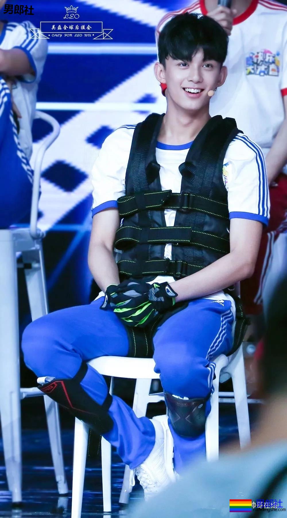 吴磊新剧洗澡戏曝光!寸头腹肌大长腿,长大的弟弟可太撩了! - 51虹马 吴磊新剧洗澡戏曝光!寸头腹肌大长腿,长大的弟弟可太撩了! - 51虹马