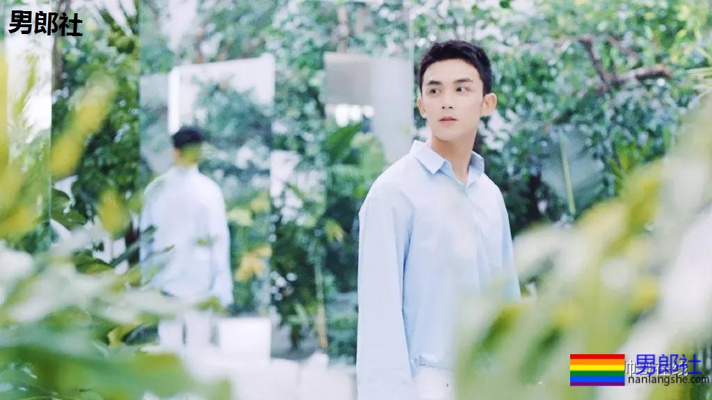 吴磊新剧洗澡戏曝光!寸头腹肌大长腿,长大的弟弟可太撩了! - 51虹马 吴磊新剧洗澡戏曝光!寸头腹肌大长腿,长大的弟弟可太撩了! - 51虹马