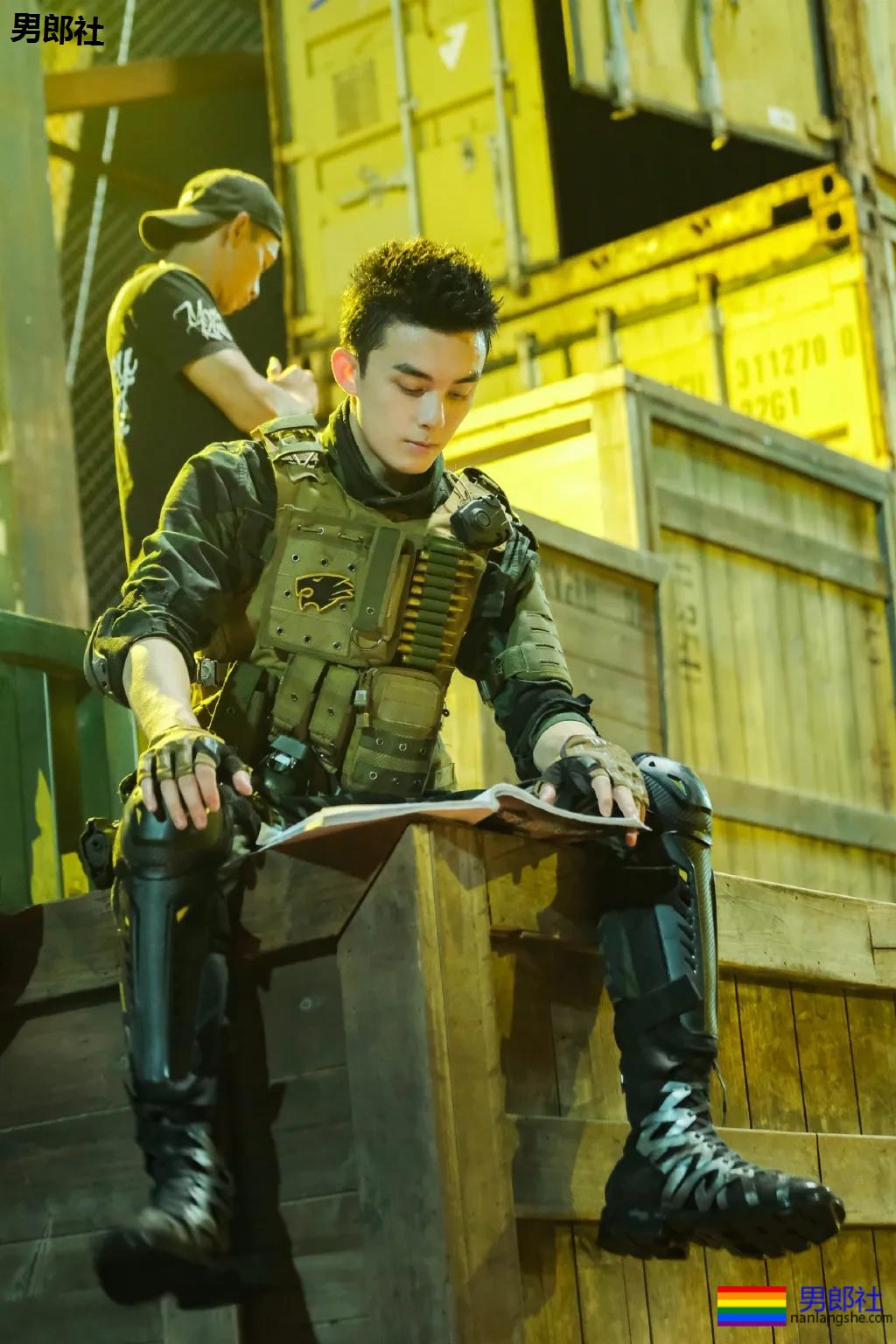 吴磊新剧洗澡戏曝光!寸头腹肌大长腿,长大的弟弟可太撩了! - 51虹马 吴磊新剧洗澡戏曝光!寸头腹肌大长腿,长大的弟弟可太撩了! - 51虹马