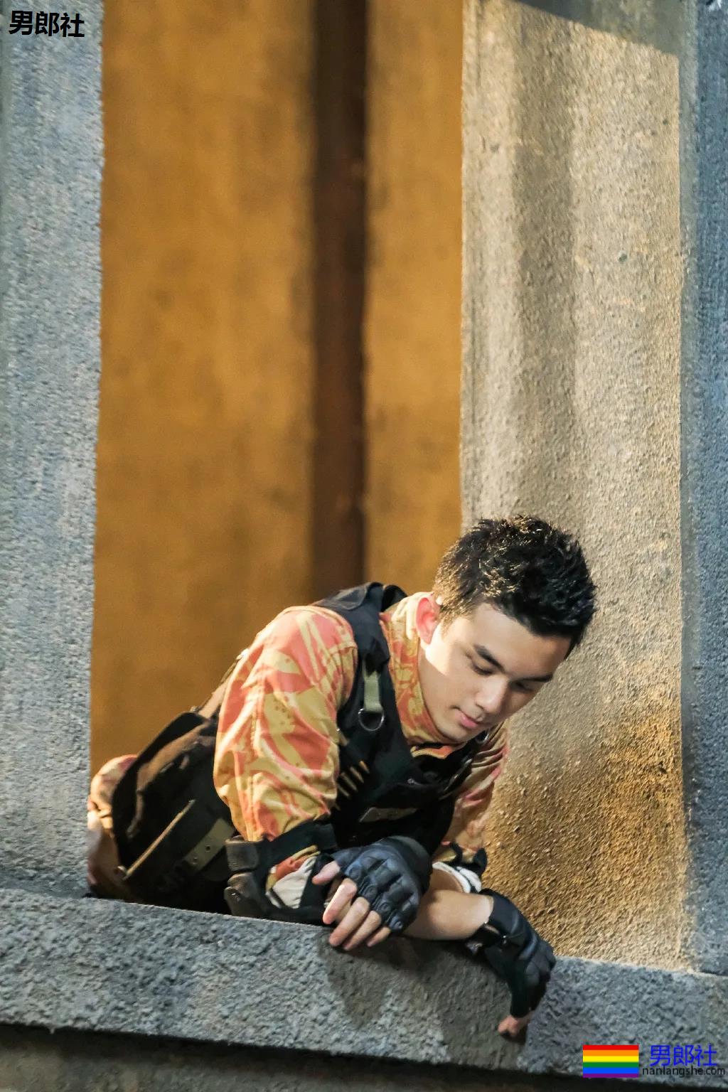 吴磊新剧洗澡戏曝光!寸头腹肌大长腿,长大的弟弟可太撩了! - 51虹马 吴磊新剧洗澡戏曝光!寸头腹肌大长腿,长大的弟弟可太撩了! - 51虹马