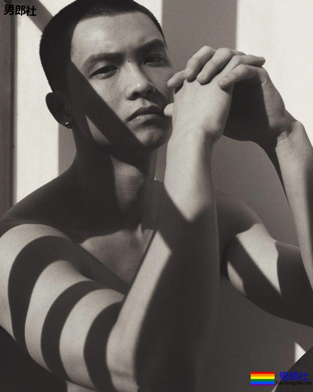 大鼻子体育生阳光大弟弟，翘臀筋肉好身材，一秒掏空你! - 51虹马