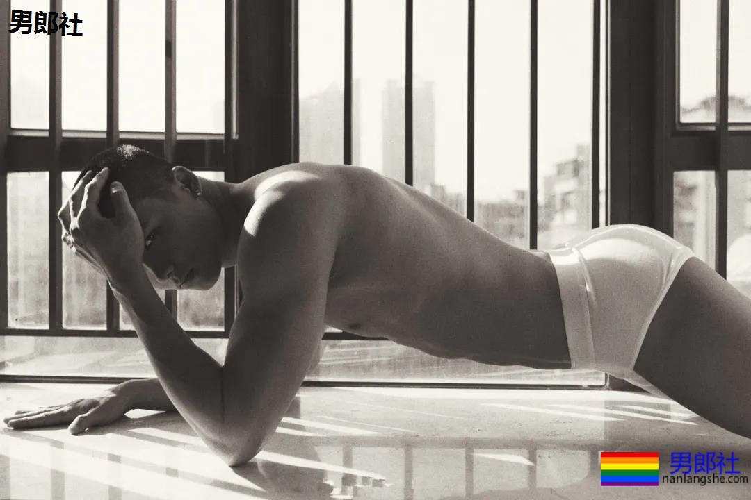 大鼻子体育生阳光大弟弟，翘臀筋肉好身材，一秒掏空你! - 51虹马