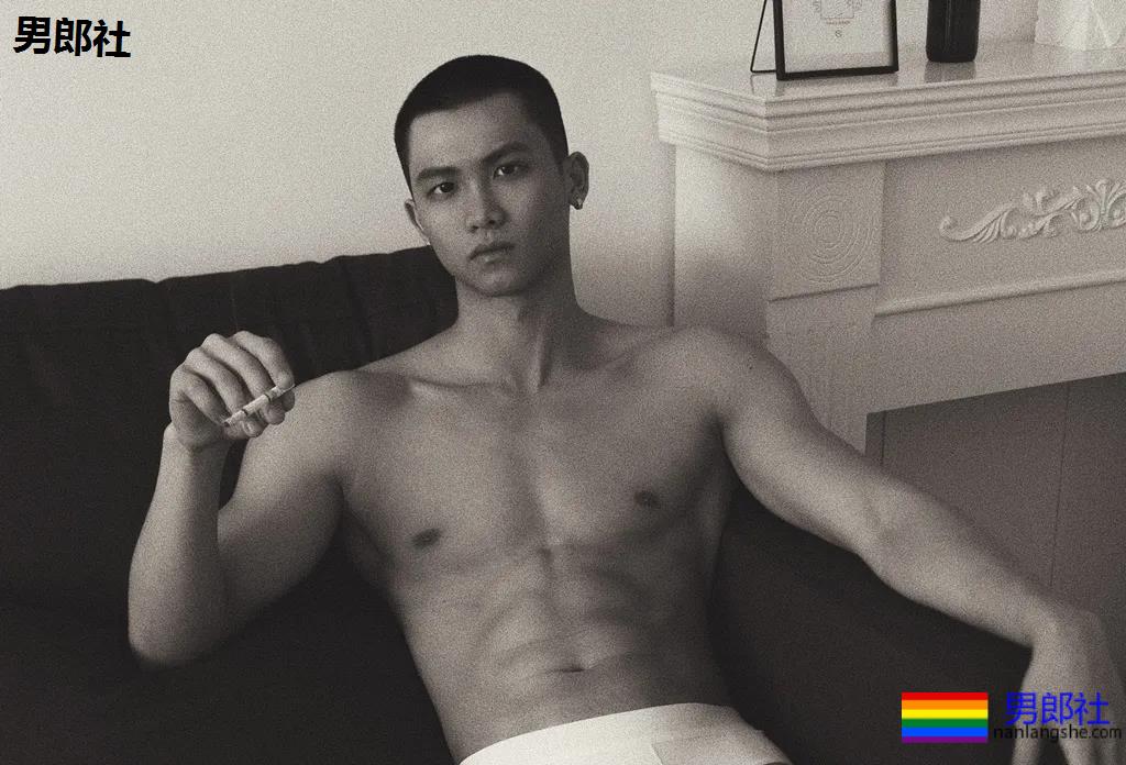 大鼻子体育生阳光大弟弟，翘臀筋肉好身材，一秒掏空你! - 51虹马