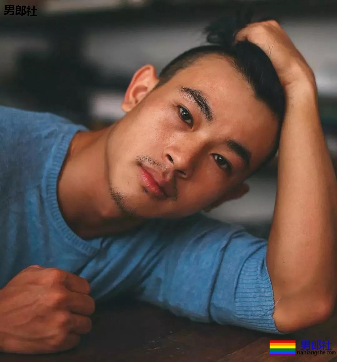 他被誉为“越南最性感的翘臀”，你可以吗？ - 51虹马