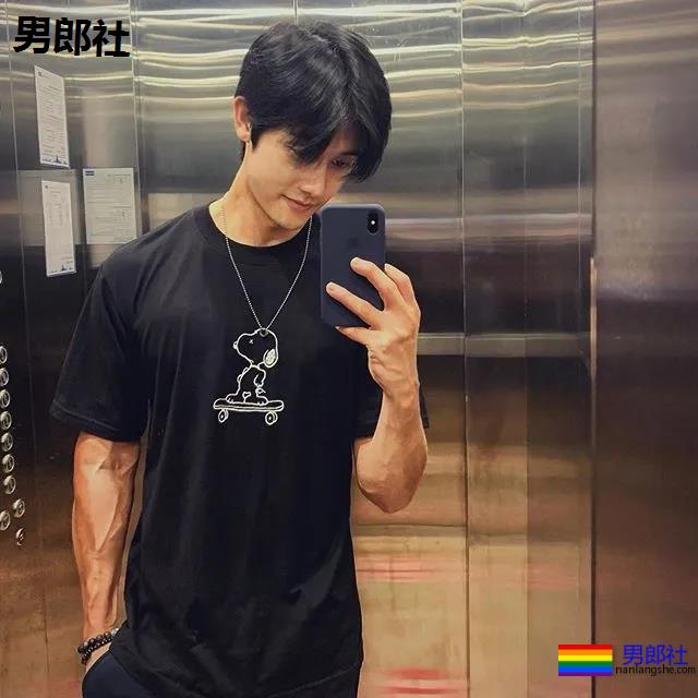 十头身长肌清爽小哥，脉络清晰荷尔蒙爆棚！ - 51虹马