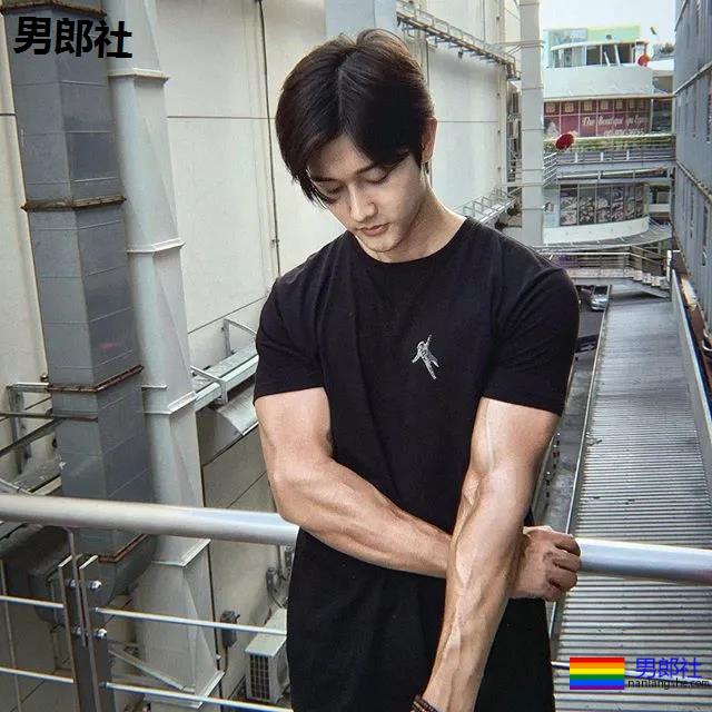 十头身长肌清爽小哥，脉络清晰荷尔蒙爆棚！ - 51虹马