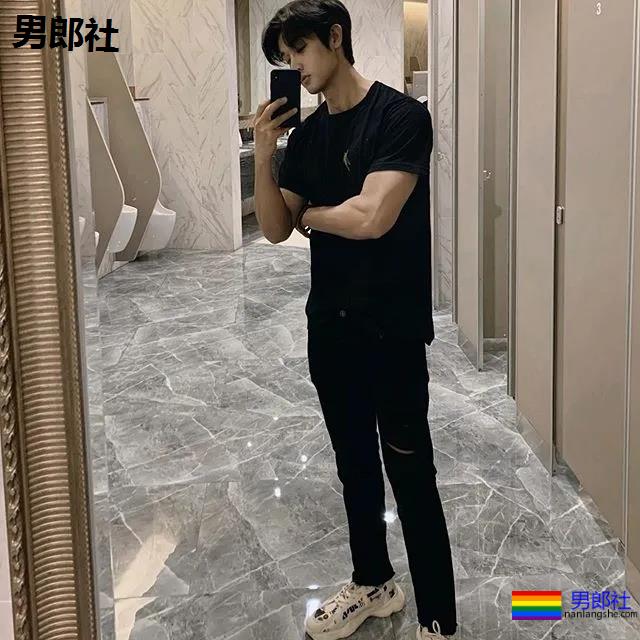 十头身长肌清爽小哥，脉络清晰荷尔蒙爆棚！ - 51虹马