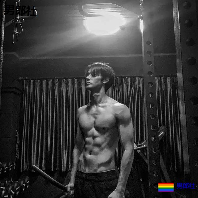 十头身长肌清爽小哥，脉络清晰荷尔蒙爆棚！ - 51虹马