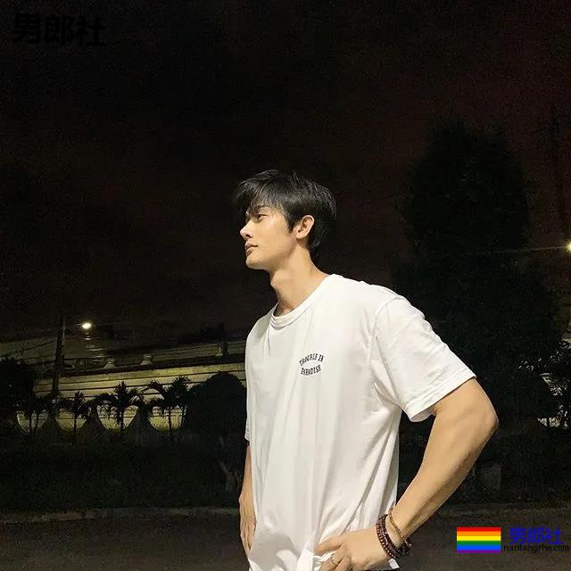 十头身长肌清爽小哥，脉络清晰荷尔蒙爆棚！ - 51虹马