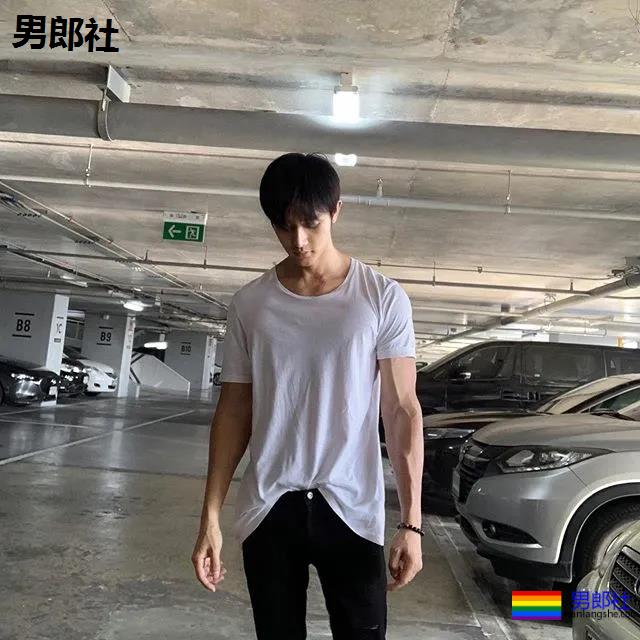 十头身长肌清爽小哥，脉络清晰荷尔蒙爆棚！ - 51虹马