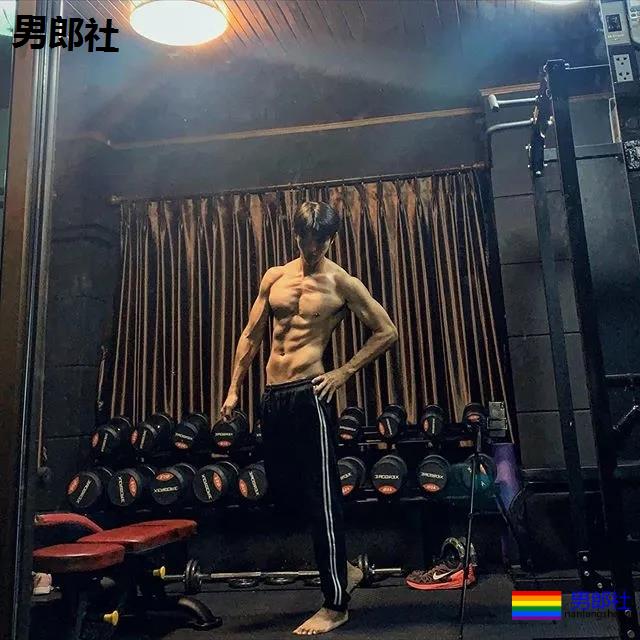 十头身长肌清爽小哥，脉络清晰荷尔蒙爆棚！ - 51虹马