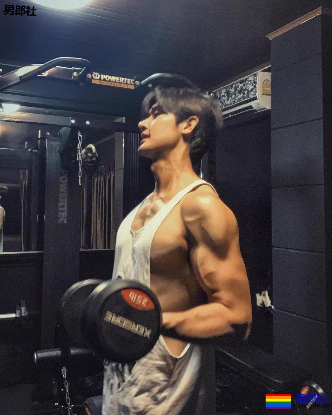 十头身长肌清爽小哥，脉络清晰荷尔蒙爆棚！ - 51虹马