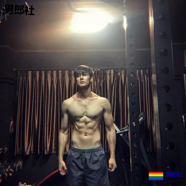 十头身长肌清爽小哥，脉络清晰荷尔蒙爆棚！ - 51虹马