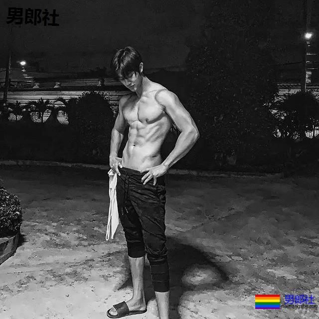 十头身长肌清爽小哥，脉络清晰荷尔蒙爆棚！ - 51虹马