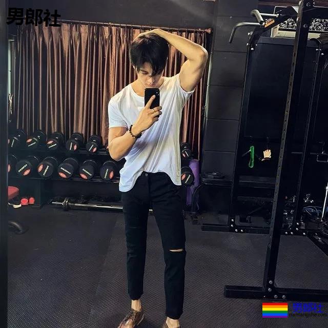 十头身长肌清爽小哥，脉络清晰荷尔蒙爆棚！ - 51虹马