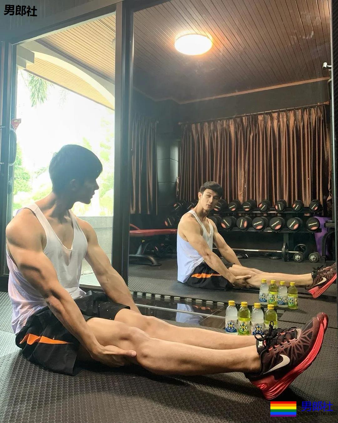 十头身长肌清爽小哥，脉络清晰荷尔蒙爆棚！ - 51虹马